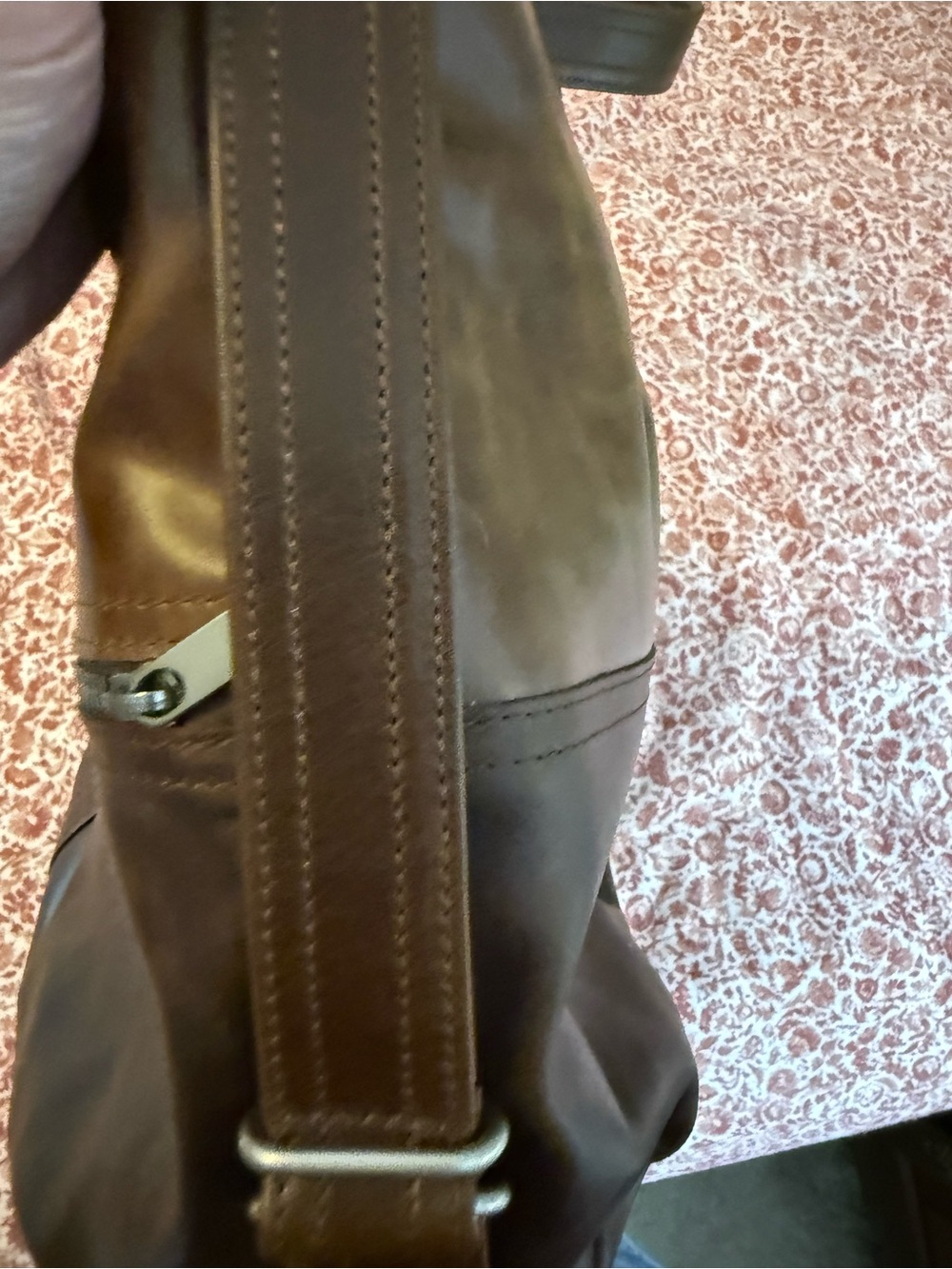 Rough & Tumble Large City Safari in Bourbon + Selkie with clip on strap - Picture 6 of 16